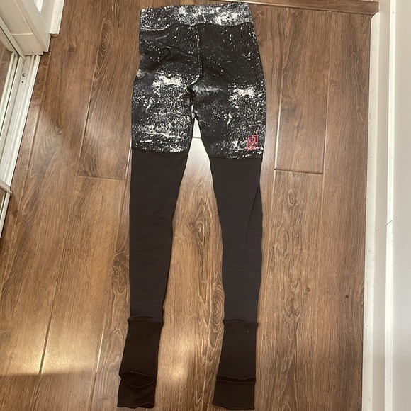 Reebok Women’s Dancing Tights - Studio Tights - Reebok Women’s Tights - stirrups - Picture 3 of 5